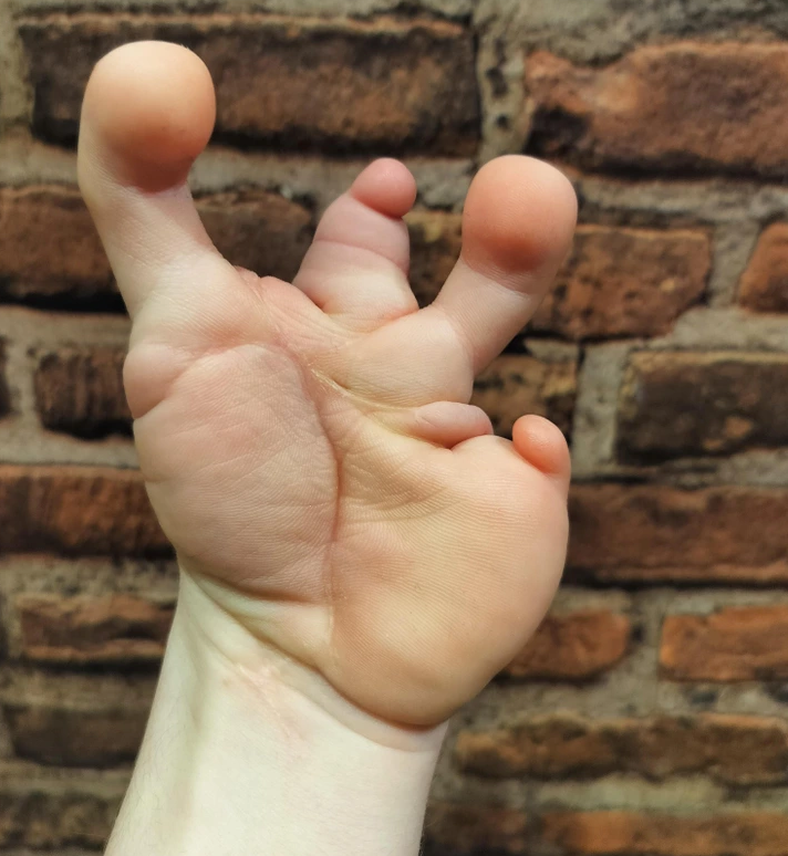 You definitely can't believe there could be such a crazy human body in the world!
