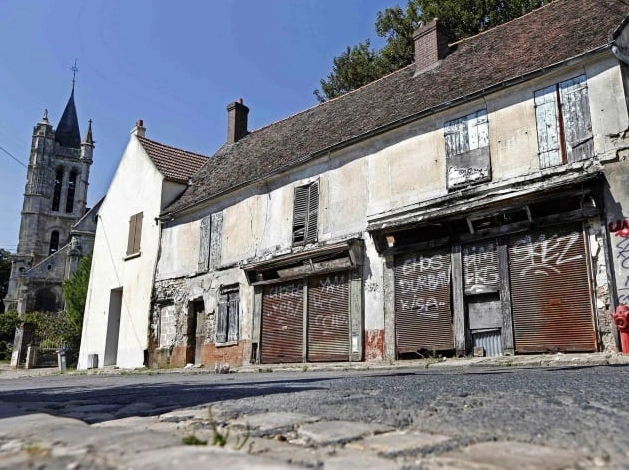 10 Unexpected Ghost Towns Within City Limits — #3 is Truly Haunting